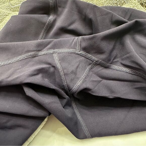 Lululemon Anew Crop 21" leggings in navy size 6 - Picture 10 of 10